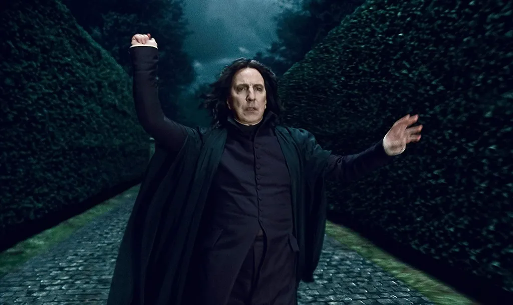 A explicação do porquê Snape se chamava de Príncipe Mestiço enriquece demais a personalidade do personagem — e, mesmo assim, ficou de fora dos filmes (Imagem: Reprodução/Warner Bros)