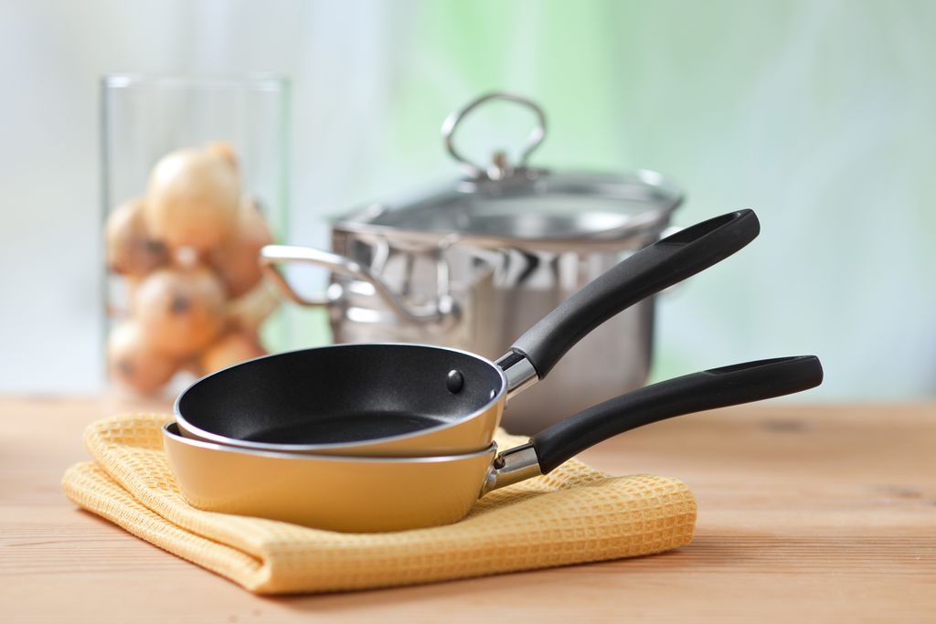 Para evitar a gripe do teflon, basta não esquentar os utensílios antiaderentes demais (Imagem: Magone/Envato Elements)