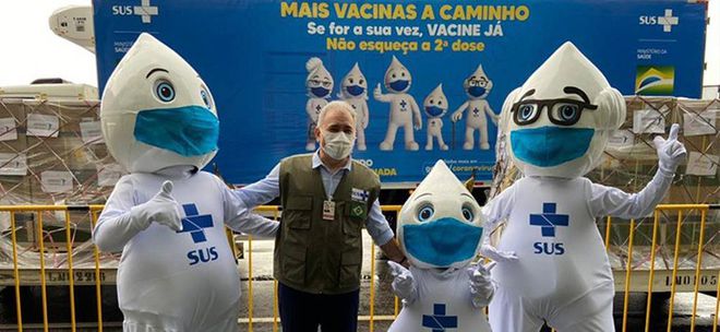Primeiro lote de vacinas da Janssen chega ao Brasil
