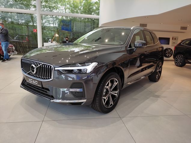 Volvo XC60 2022