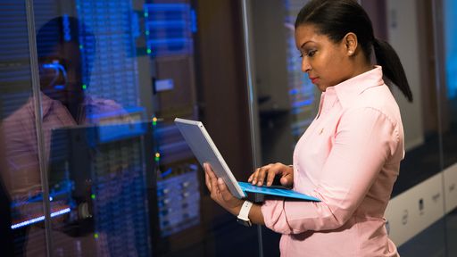 Iniciativa da Microsoft vai capacitar mulheres negras em tecnologia