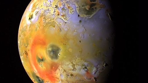 Astrônomos detectam gases vulcânicos na fina atmosfera de Io, lua de Júpiter