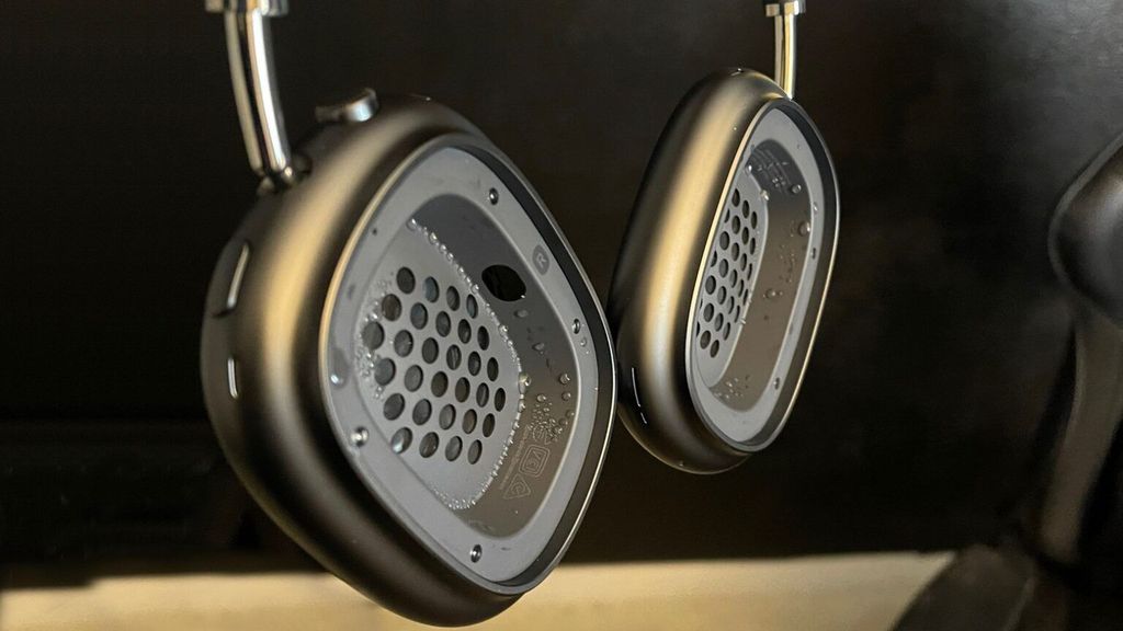 Donos de AirPods Max reclamam da condensação que forma água dentro do headphone