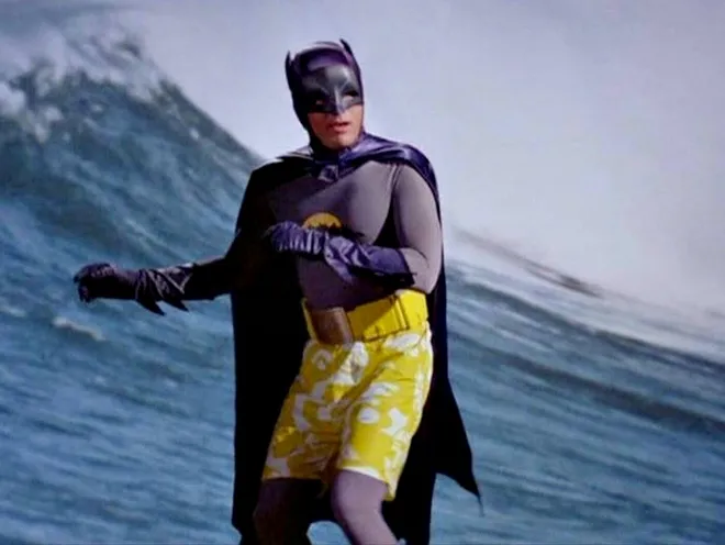 Antes de 1989, essa versão do Batman era a que persistia no imaginário da cultura pop (Imagem: Reprodução/Warner Bros)
