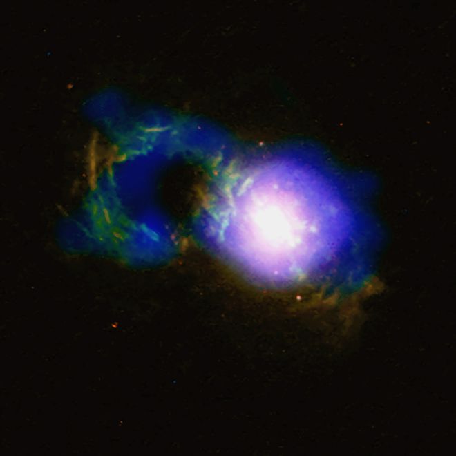 Galáxia SDSS 1430+1339 (Foto: NASA/CXC/Univ. of Cambridge/G. Lansbury et al; Optical: NASA/STScI/W. Keel et al.)
