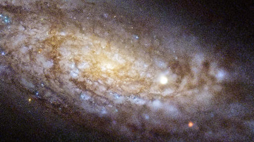 Esta foto do Hubble mostra os primeiros momentos de uma supernova explodindo