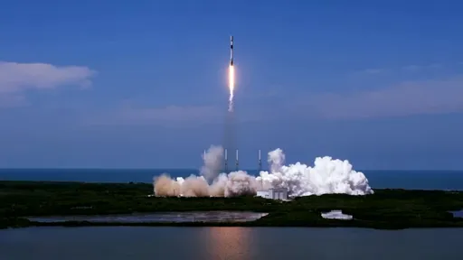 SpaceX lança mais 60 satélites Starlink; constelação já passa de 1.700 unidades