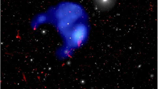 Gás do meio interestelar formou "nuvem órfã" solitária em aglomerado de galáxias