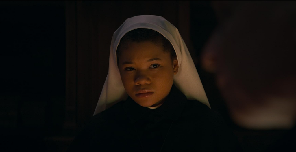 Storm Reid aparece como uma reigiosa um tanto quanto cética em A Freira 2. (Imagem:Divulgação/New Line Cinema)