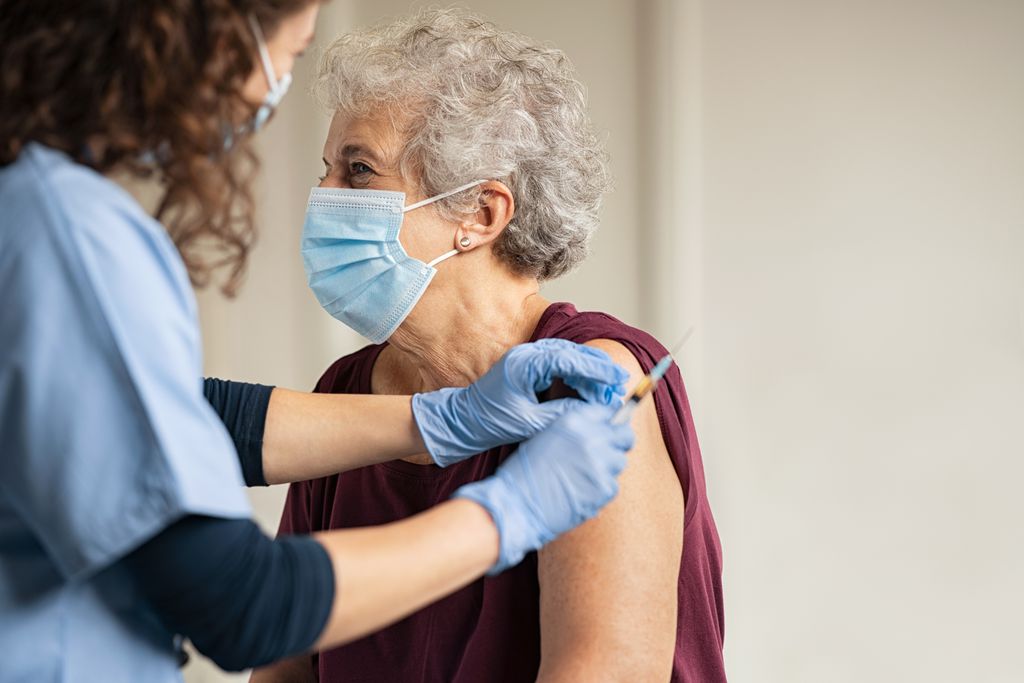 Não vacinados têm 29 vezes mais chances de serem internados por COVID, diz CDC