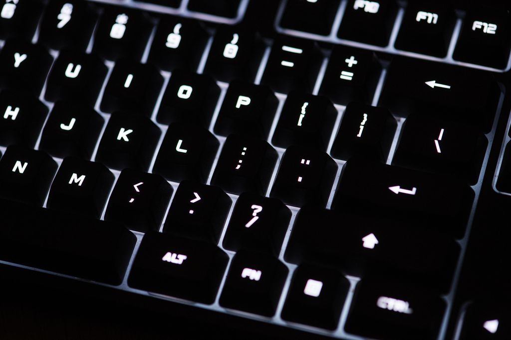 Teclado com padrão internacional não tem cedilha (Imagem: Rawpixel.com/Freepik)