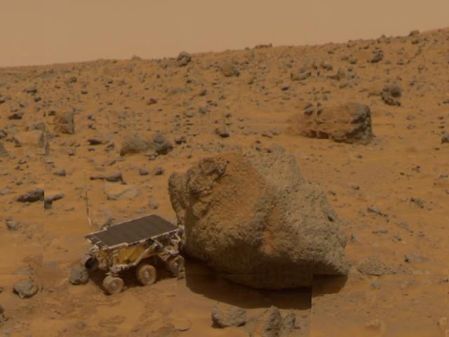 Registro do rover Sojourner feito pela Pathfinder em solo marciano (Imagem: NASA)