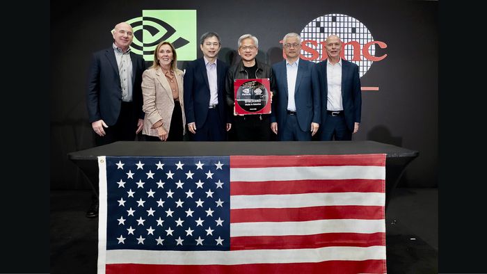 NVIDIA celebra 1º chip de IA de ponta feito pela TSMC nos Estados Unidos