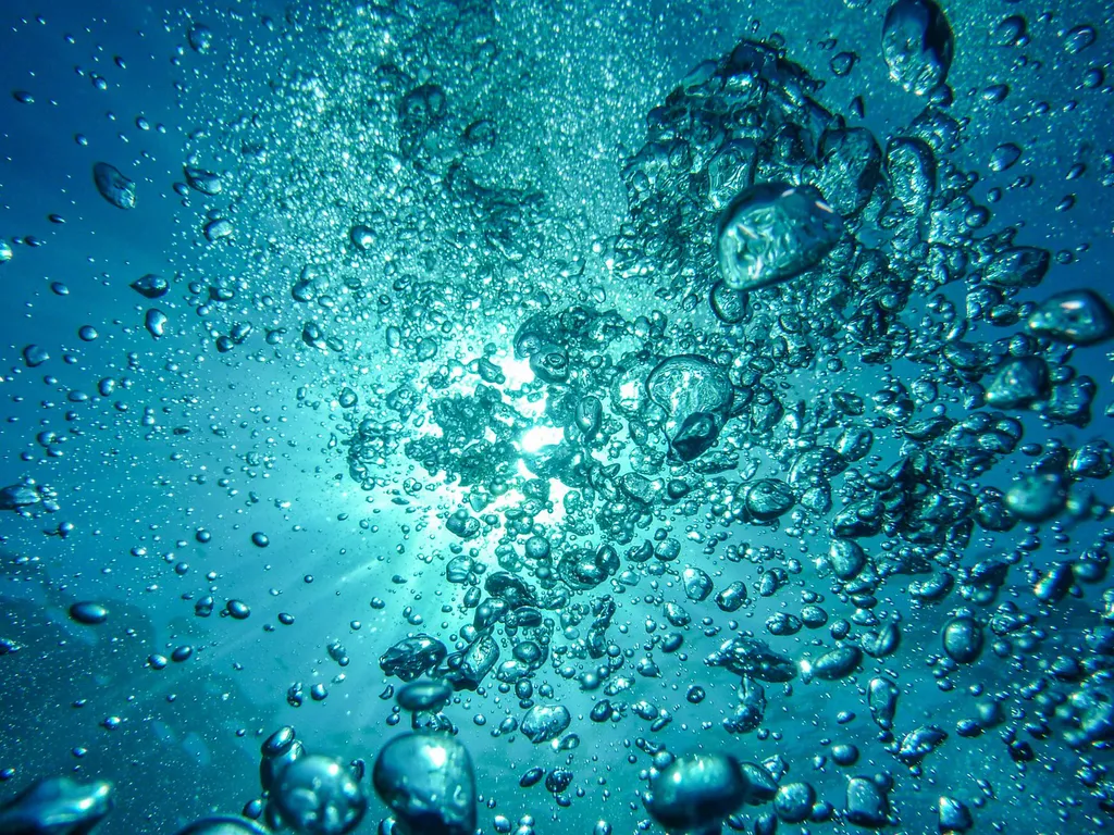 Oceanos são verdes e não mais azuis, graças às mudanças climáticas (Imagem: MartinStr/Pixabay)