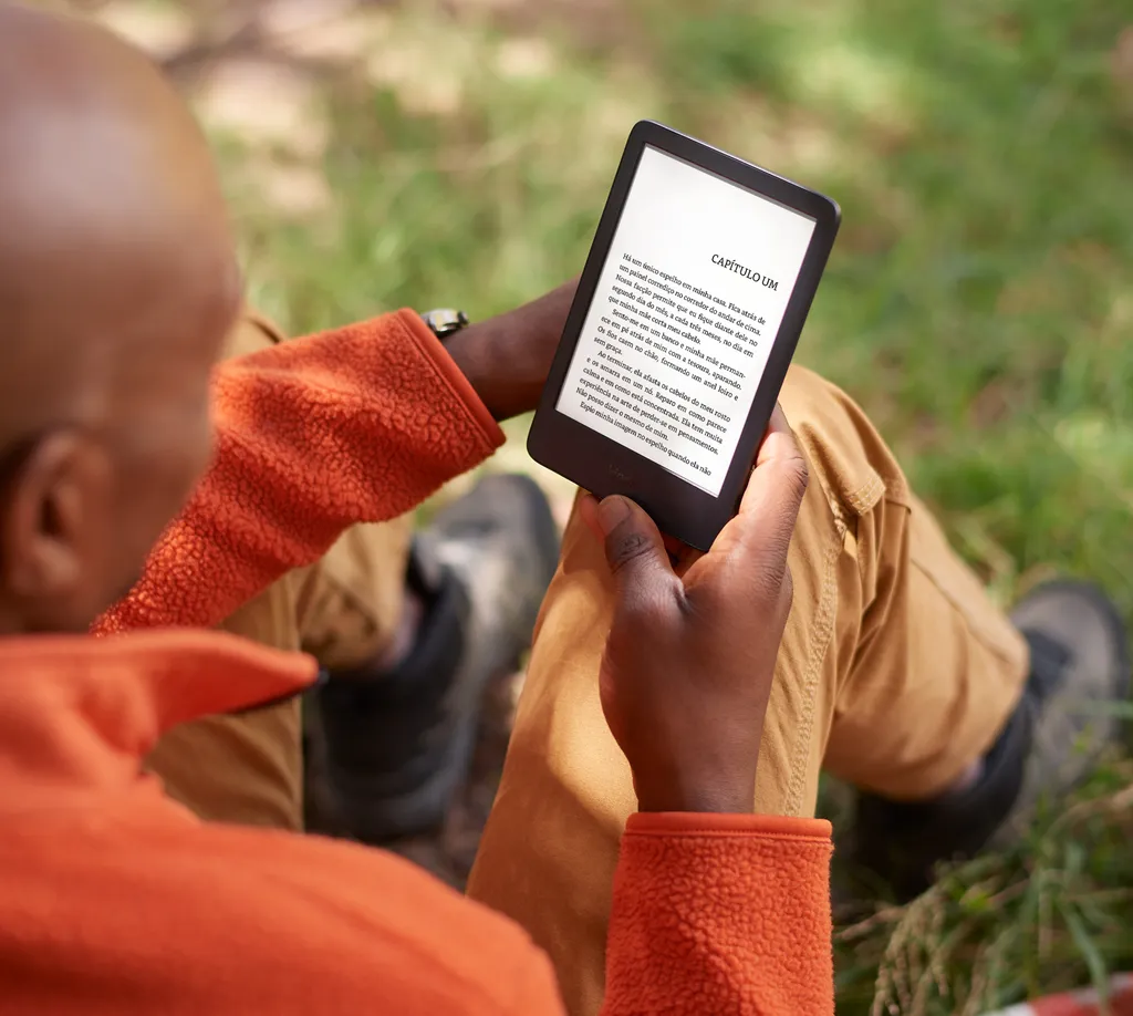 Novo Kindle tem mais armazenamento, definição de tela e bateria para semanas de uso (Imagem: Divulgação/Amazon)