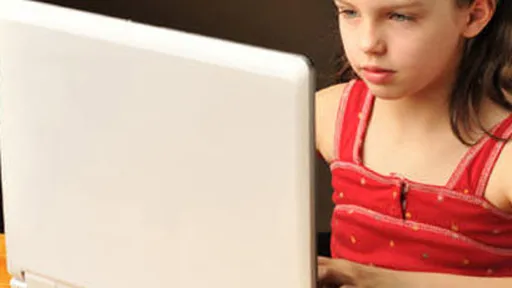 Mês das crianças e internet: segurança deve estar acima de tudo