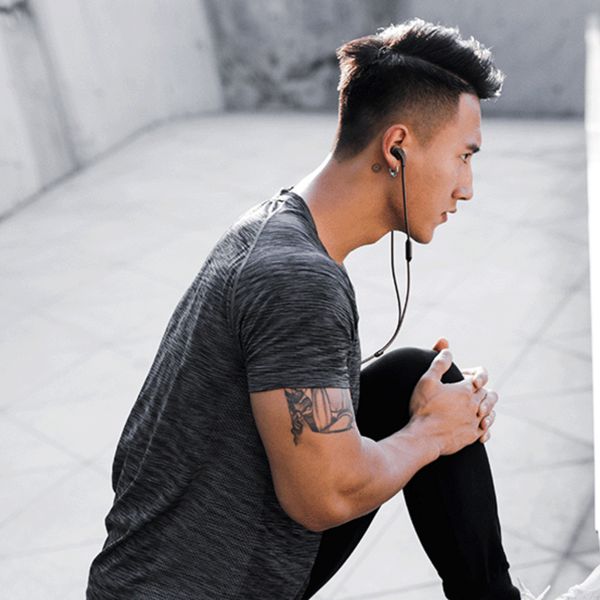 Academia Bombando: Descubra os Fones de Ouvido Perfeitos para Turbinar seus Treinos!