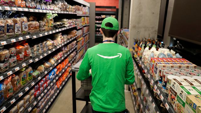 Amazon abre seu primeiro supermercado que não aceita dinheiro