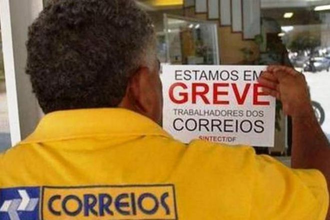Representantes dos Correios decidiram suspender os processos de greve durante uma semana, a fim de aguardar nova proposta trabalhista pela federação que gerencia a empresa pública