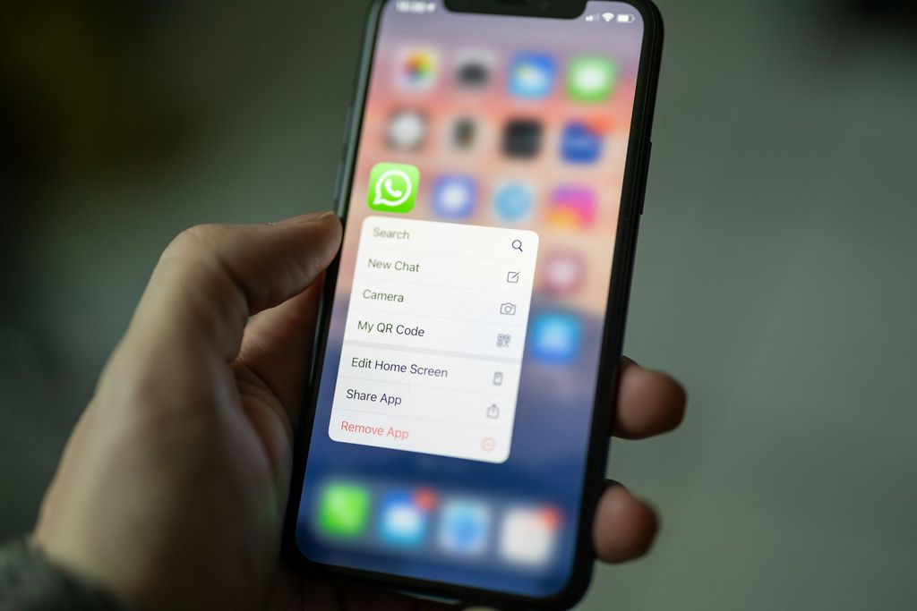 Arquive conversas encerradas para organizar o app (Imagem: Dimitri Karastelev/Unsplash)