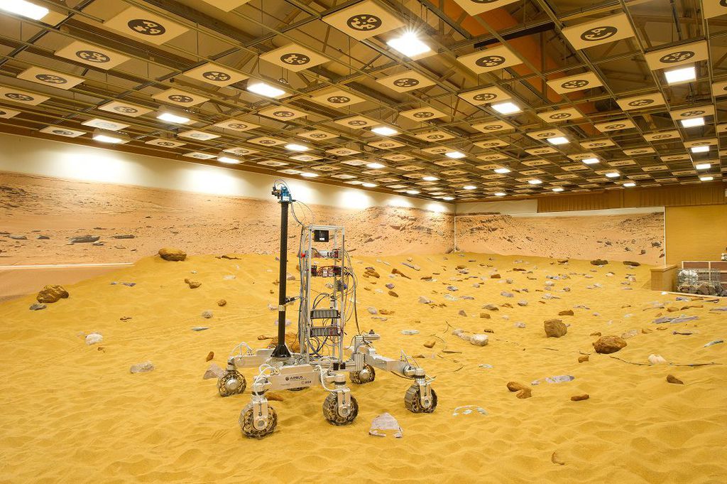 O rover Rosalind Franklin em ambiente de testes (Foto: ESA)