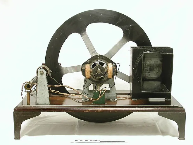 Tecnologia do disco Nipkow ajudou a dar origem aos receptores de televisão (Imagem: Reprodução/National Museum of Science and Techology Leonardo Da Vinci)