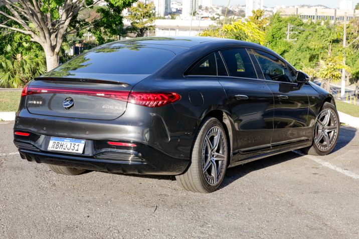Mercedes AMG EQS53