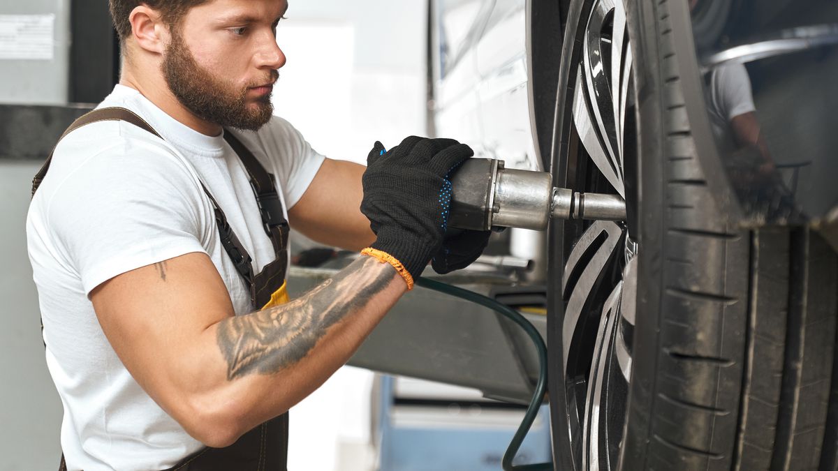 Por que é importante fazer rodízio dos pneus? Qual o tempo ideal?