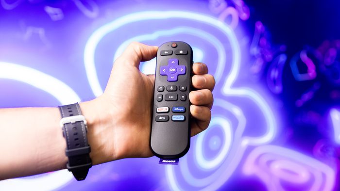 Roku copia Google TV e agora tem anúncio enorme na tela inicial