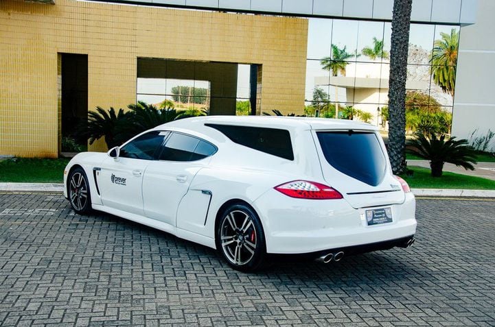 Porsche Panamera 4S "Rabecão"