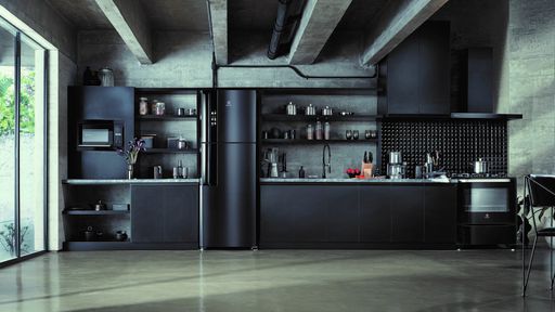 Sua casa com atitude: conheça a nova Geladeira Electrolux para sua Black Kitchen