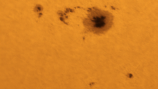 Essas manchas solares são tão grandes que caberiam 10 planetas Terra; veja foto