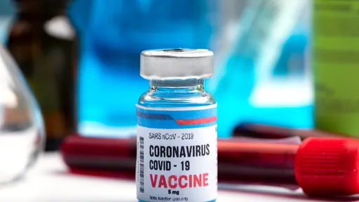 3ª dose da Pfizer faz disparar anticorpos de pessoas vacinadas com CoronaVac