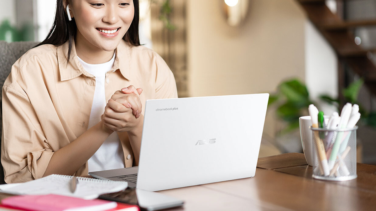 ASUS lança Chromebook com até 16 GB de RAM e Intel Core i7 - Canaltech
