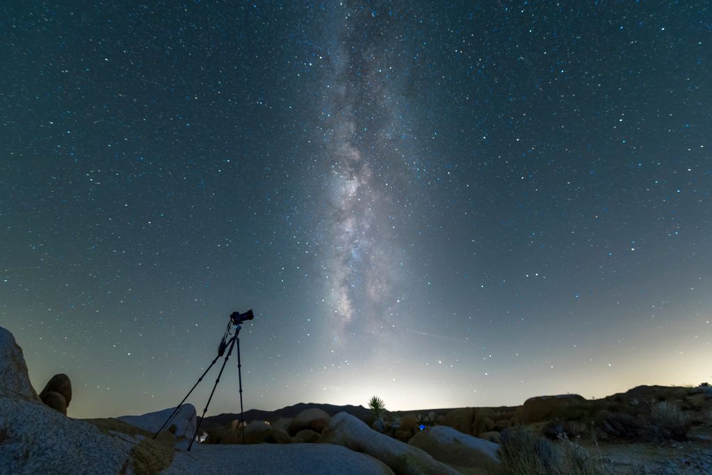 A observação do céu começa com os olhos nus antes de se experimentar os telescópios (Imagem: Reprodução/Ken Cheung/Pexels)