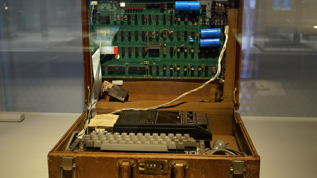 Primul Computer Apple Por que o primeiro computador da Apple foi feito de madeira? - Canaltech