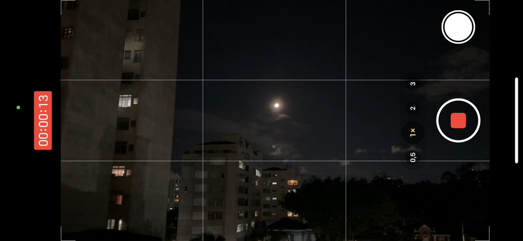 Em vez de usar o modo foto, vá para o modo vídeo para tirar a foto da Lua (Imagem: Felipe Junqueira/Canaltech)