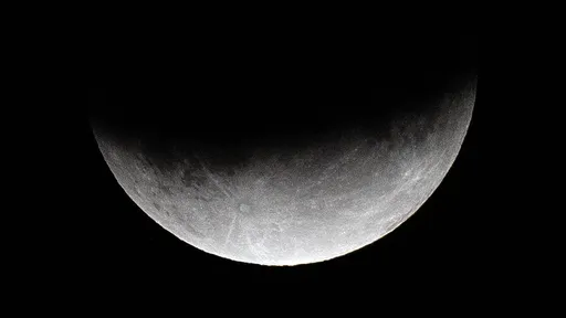 Não pôde ver o eclipse lunar desta terça (16)? Aqui tem fotos lindas do fenômeno