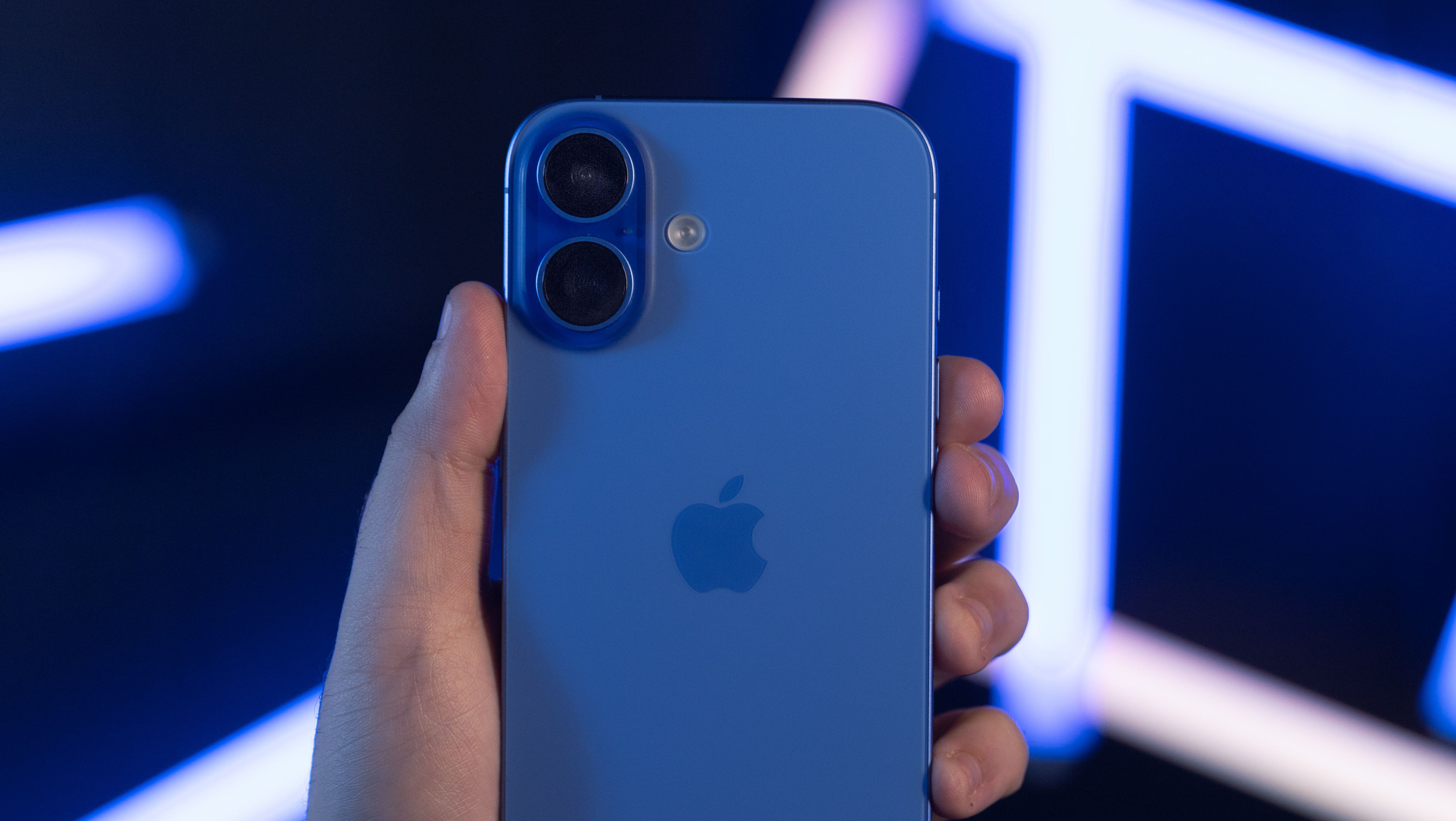 iPhone 16
