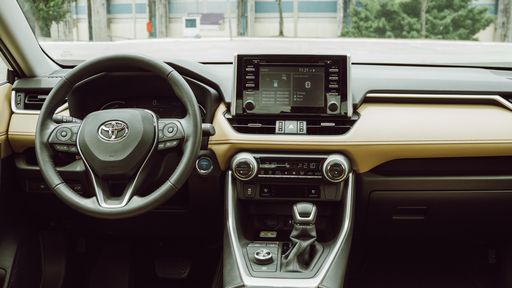 Toyota e Panasonic planejam reduzir custos de baterias pela metade já em 2022