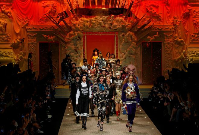 Dolce & Gabbana utiliza drones em desfile na Fashion Week de Milão