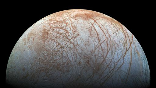 Oceano da lua Europa é salgado assim como os oceanos da Terra, diz estudo