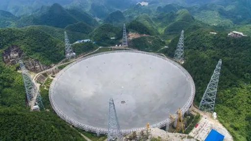 China começa a usar o maior observatório do mundo para procurar extraterrestres
