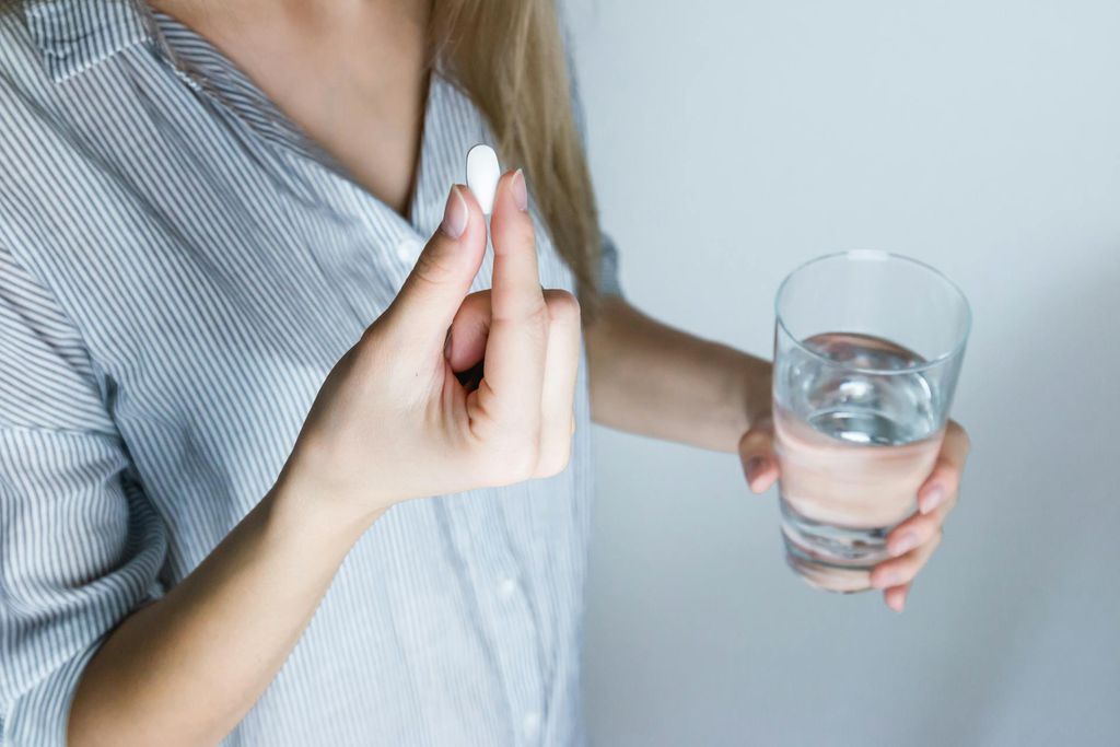 Vendida como paracetamol, a acetaminofena está presente em mais de 600 medicamentos diferentes, e pode afetar o comportamento humano (Imagem: Jeshoots/Pexels)