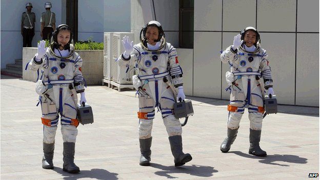 China lança sua quinta missão tripulada ao espaço