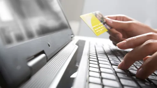 O papel das redes sociais na prevenção de fraudes em compras online