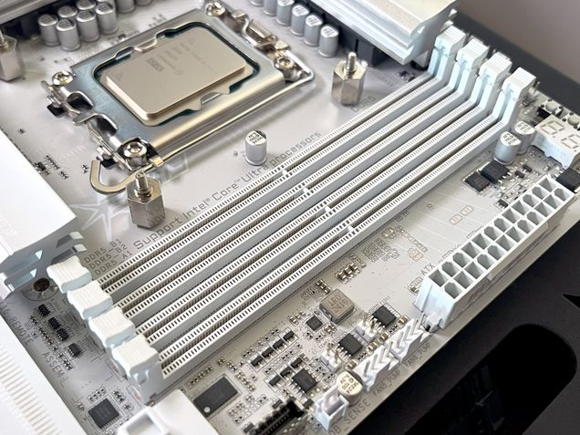 Placa-mãe Gigabyte Z890 AORUS Elite X Ice