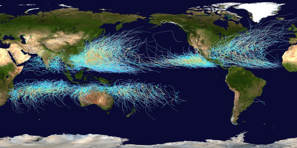 (Imagem: Reprodução/National Hurricane Center, NOAA, NASA; Nilfanion (via Wikipedia)