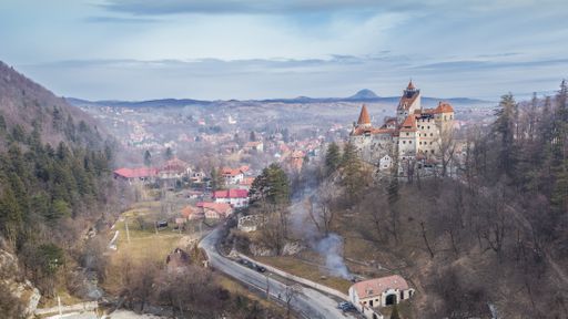 Partiu Romênia? Castelo do Drácula oferece vacinas da Pfizer para visitantes