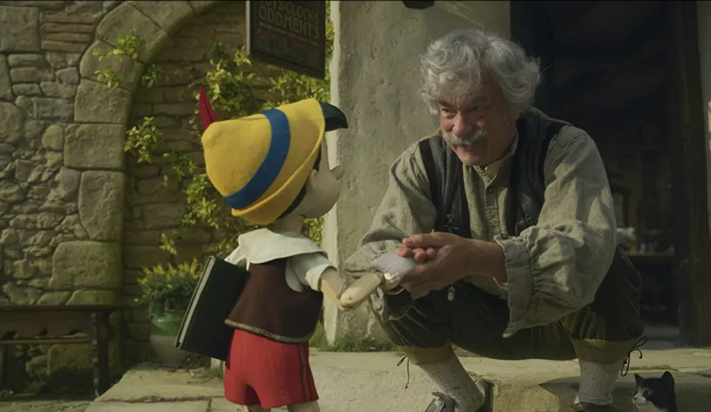 No filme, Tom Hanks dá vida a Geppetto (Imagem:Reprodução/Disney+)